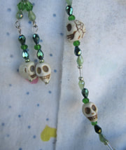 white howlite skulls  gift set